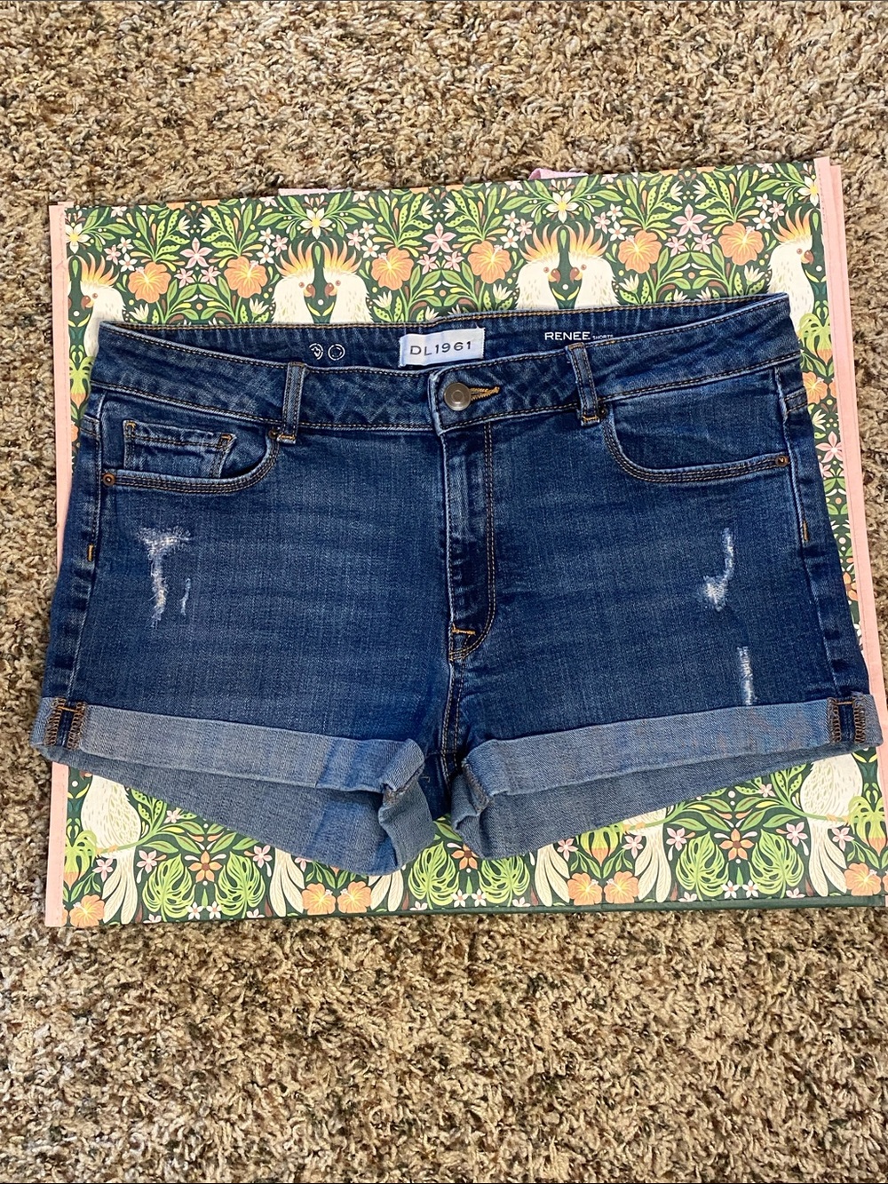 DL1961 Dark Blue Sewn in Rolled Look Cuff Denim Shorts Size 30